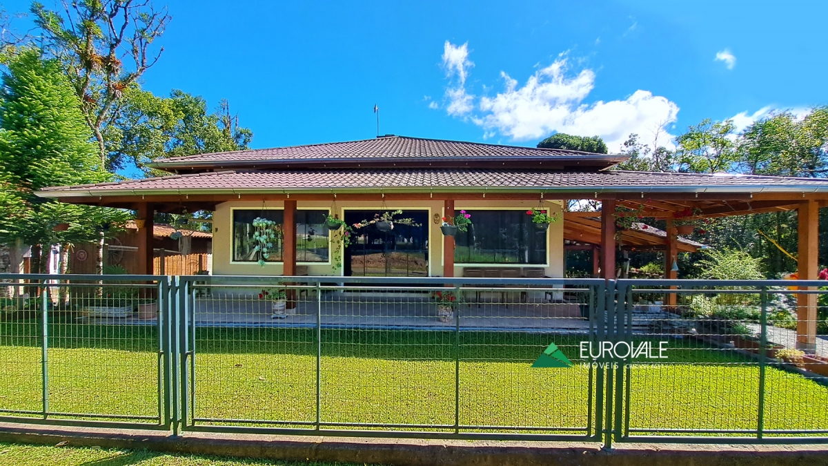 CASA NO LAGO RIO BONITO