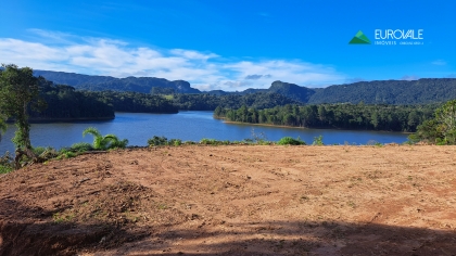 Área com 10.000 m² no lago Palmeiras