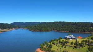  O lago pinhal