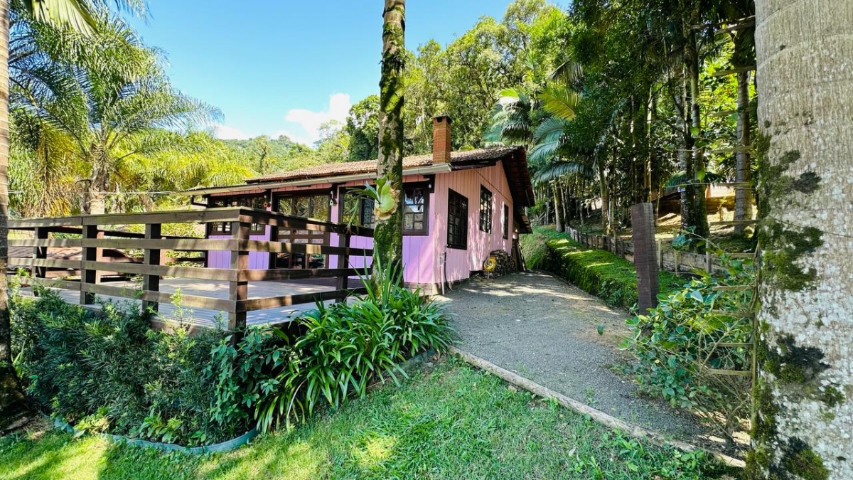 CASA NA REPRESA RIO BONITO