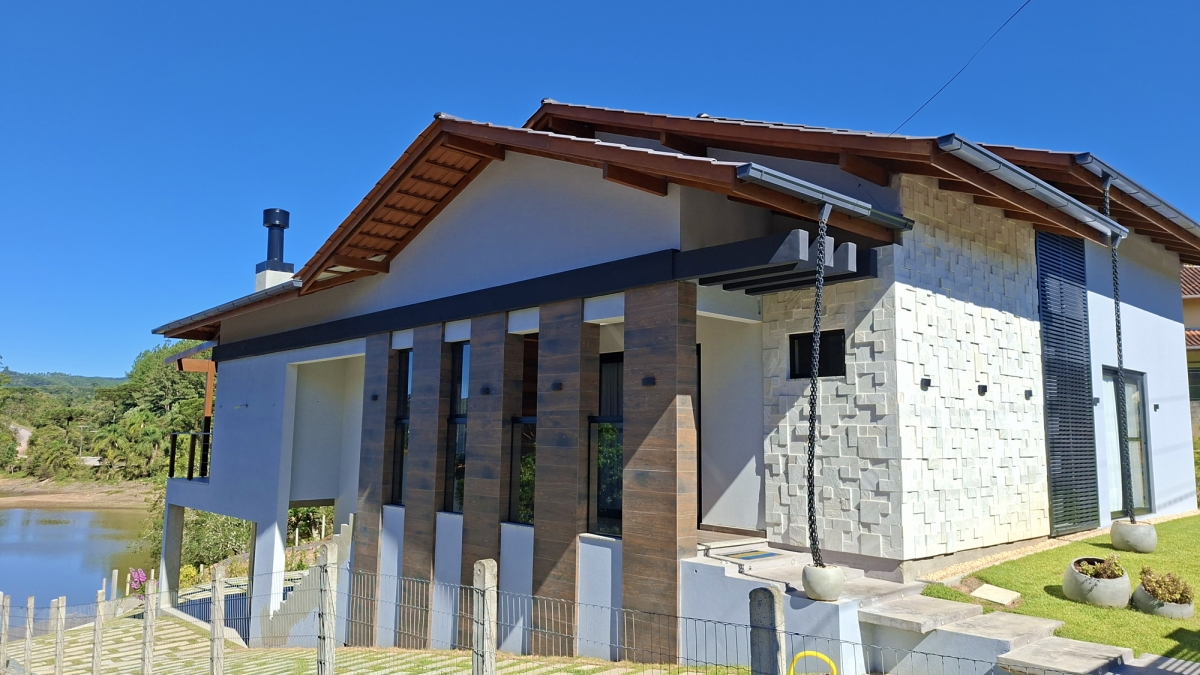 LINDA CASA NO PINHAL